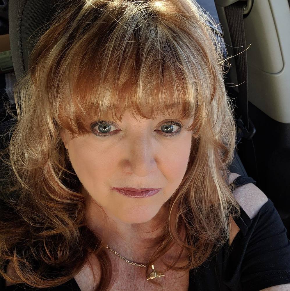 Meet your Posher, Julee